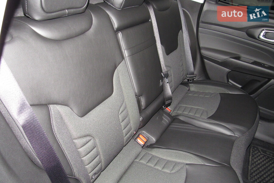 Jeep Compass - фото 24