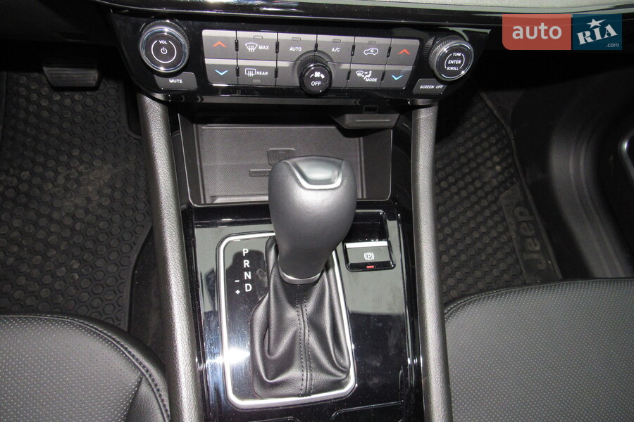 Jeep Compass - фото 16