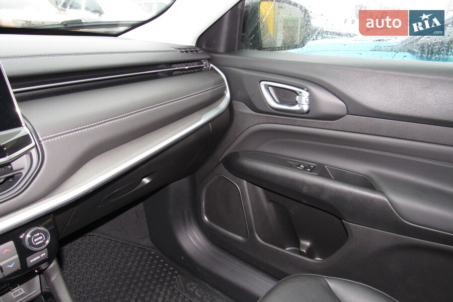 Jeep Compass - фото 24