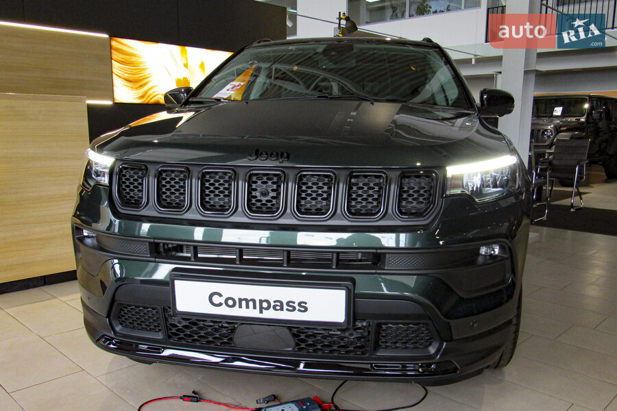 Jeep Compass - фото 1