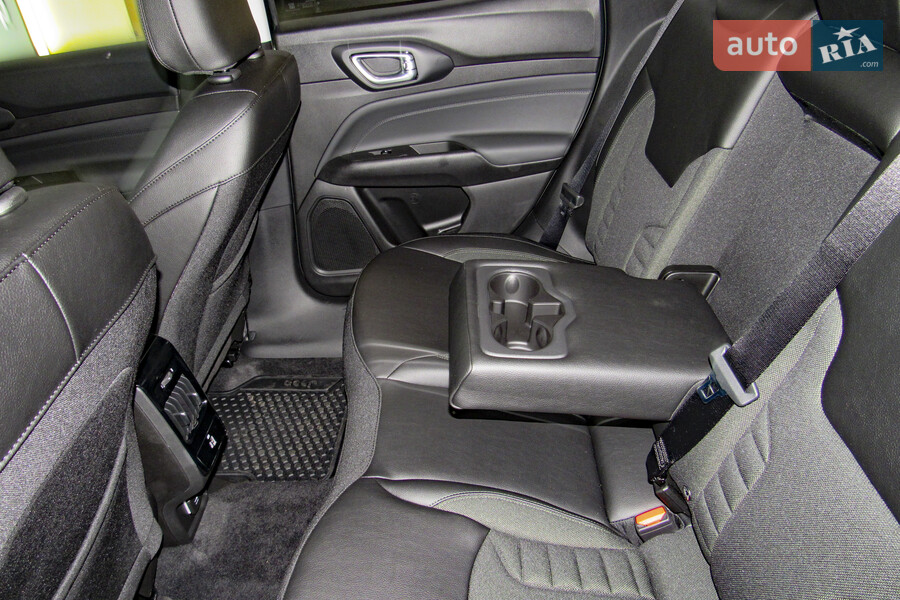 Jeep Compass - фото 24