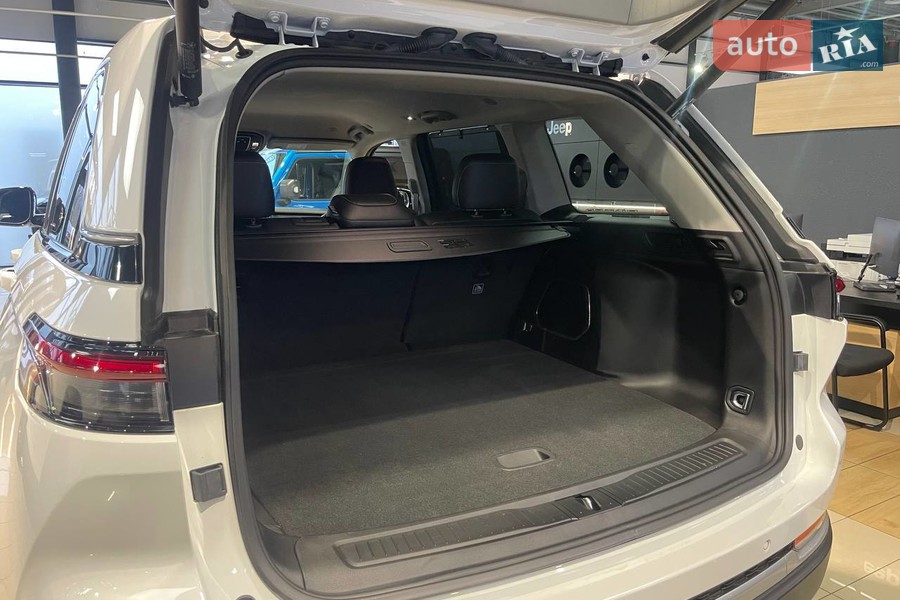 Jeep Grand Cherokee - фото 7