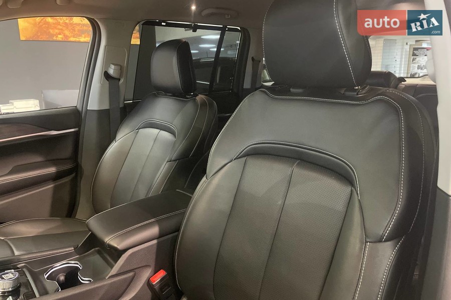 Jeep Grand Cherokee - фото 13