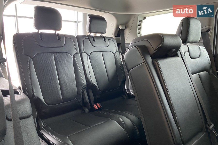 Jeep Grand Cherokee - фото 16