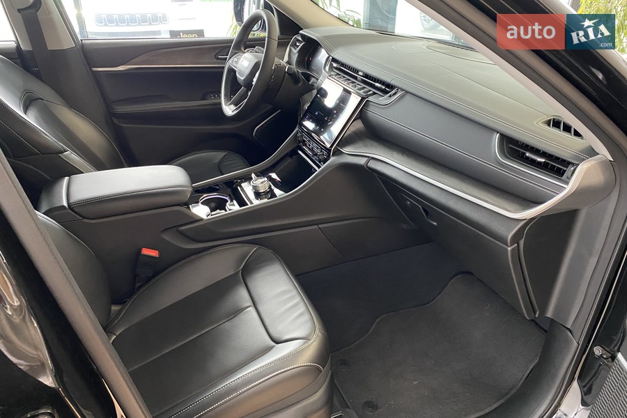 Jeep Grand Cherokee - фото 32