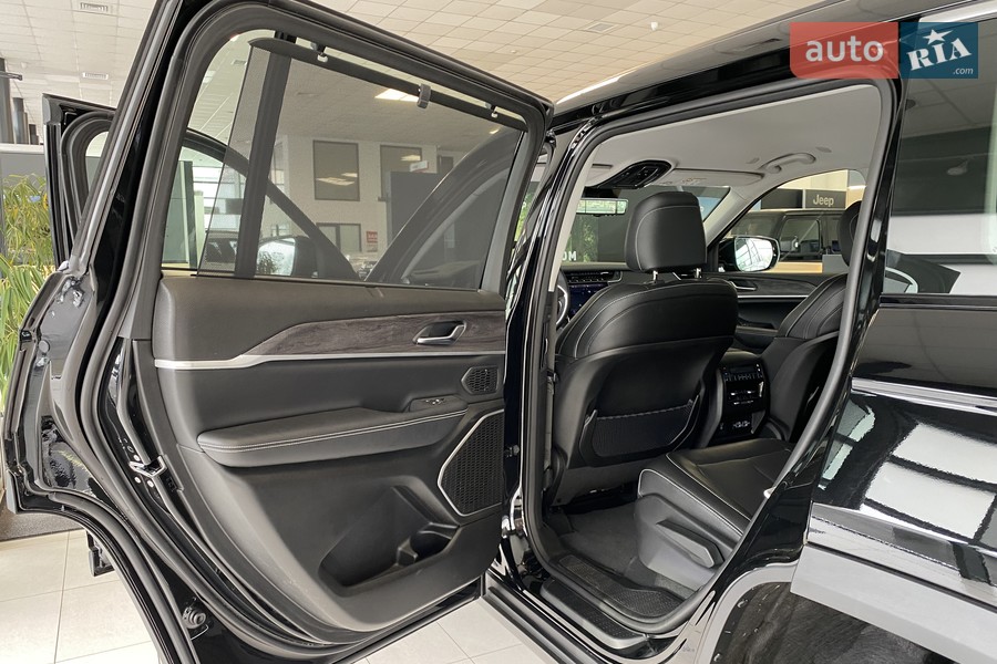 Jeep Grand Cherokee - фото 24