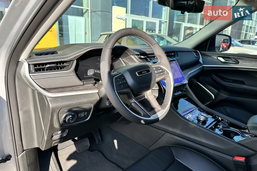 Jeep Grand Cherokee - фото 15