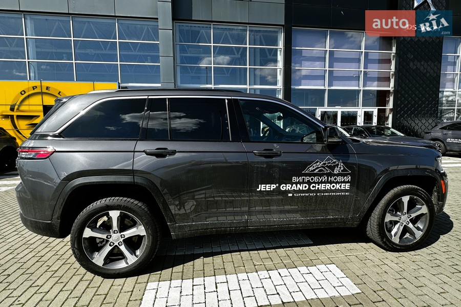 Jeep Grand Cherokee - фото 2