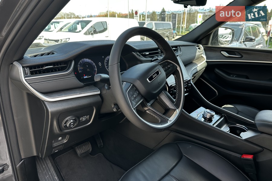 Jeep Grand Cherokee - фото 10