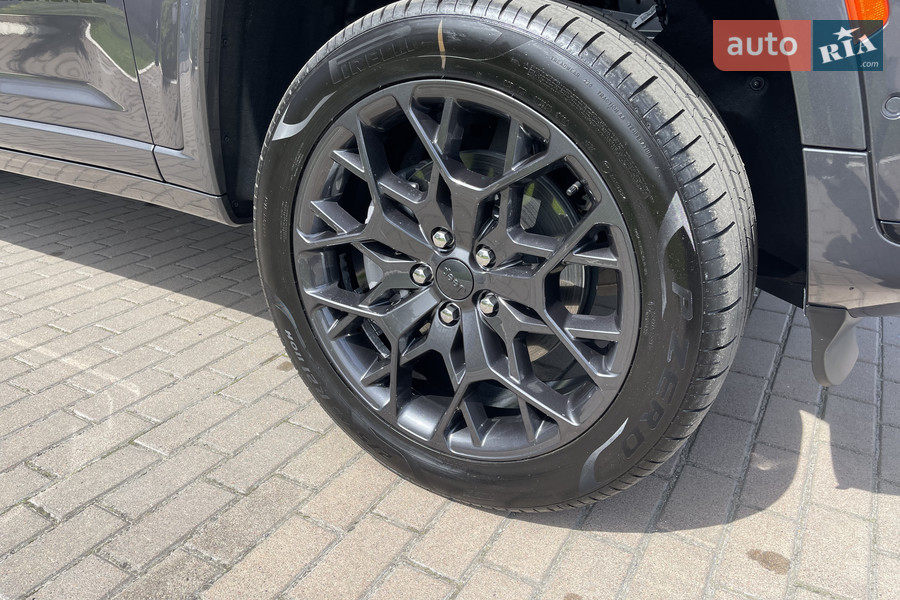 Jeep Grand Cherokee - фото 4