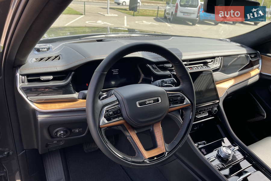 Jeep Grand Cherokee - фото 8