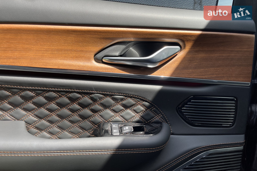 Jeep Grand Cherokee - фото 17