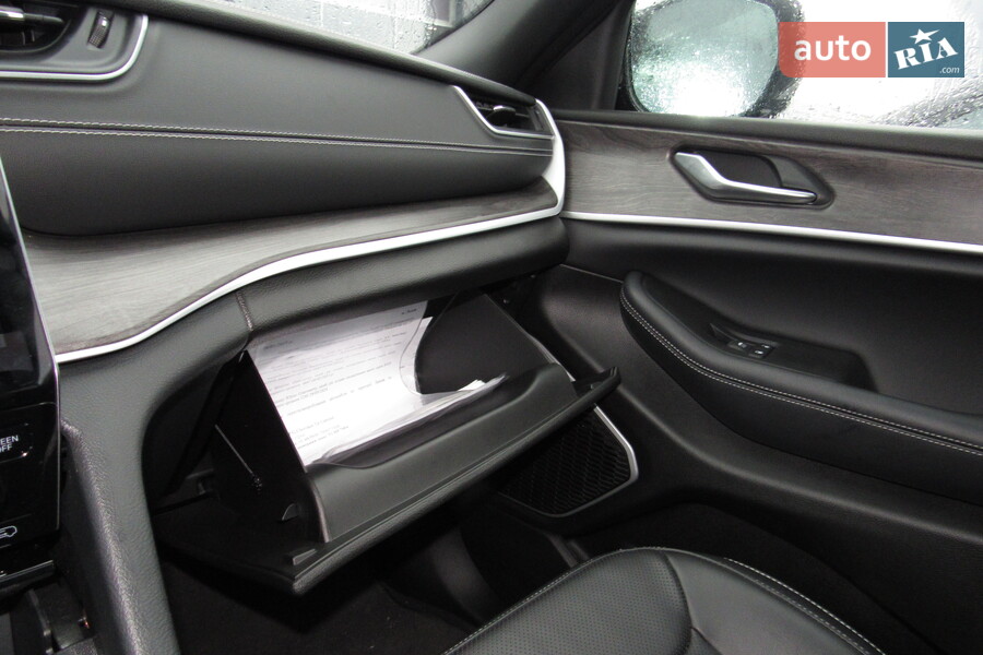 Jeep Grand Cherokee - фото 6