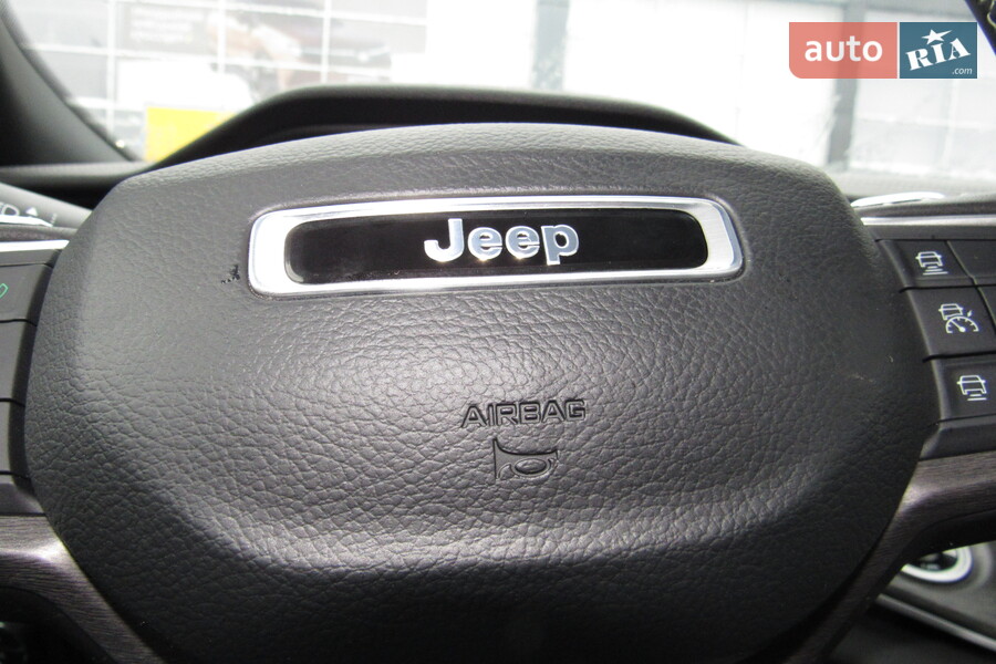 Jeep Grand Cherokee - фото 9