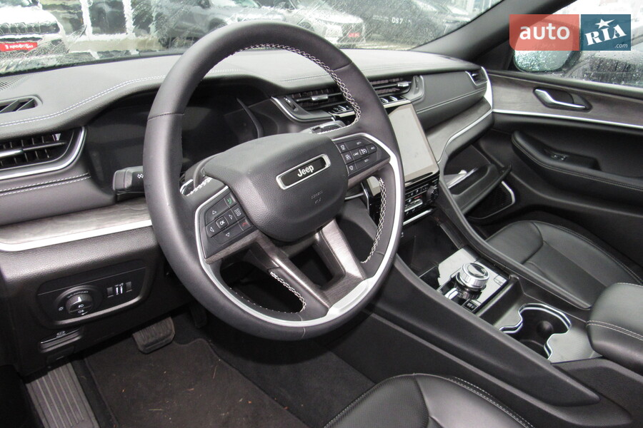 Jeep Grand Cherokee - фото 13