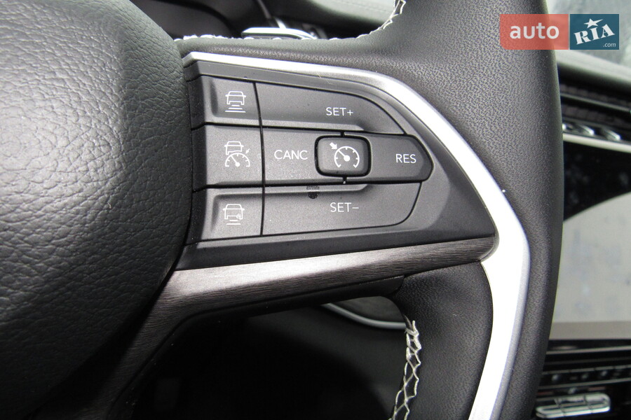 Jeep Grand Cherokee - фото 14