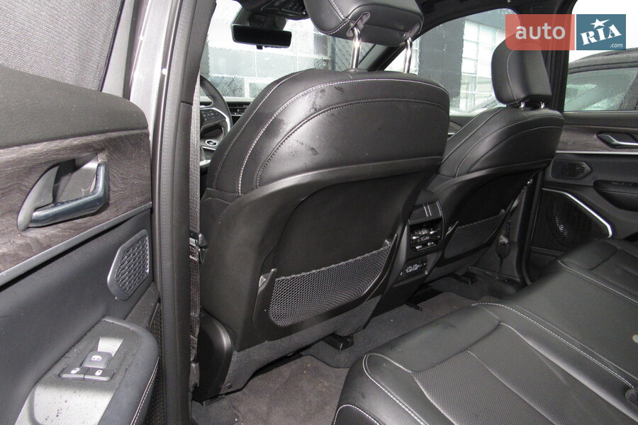 Jeep Grand Cherokee - фото 17