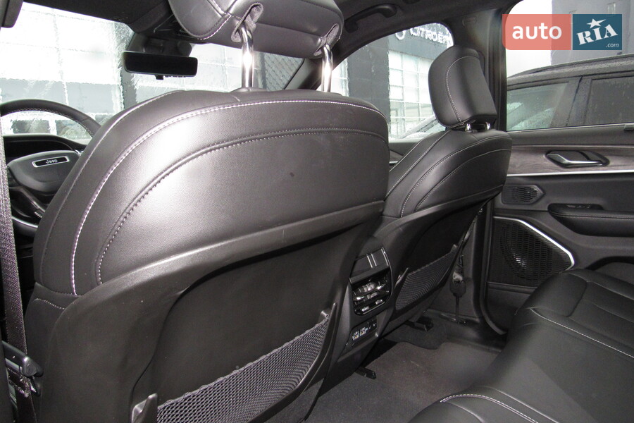 Jeep Grand Cherokee - фото 22