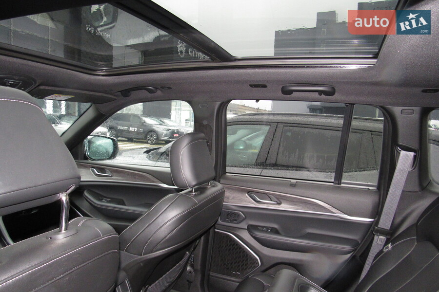 Jeep Grand Cherokee - фото 24