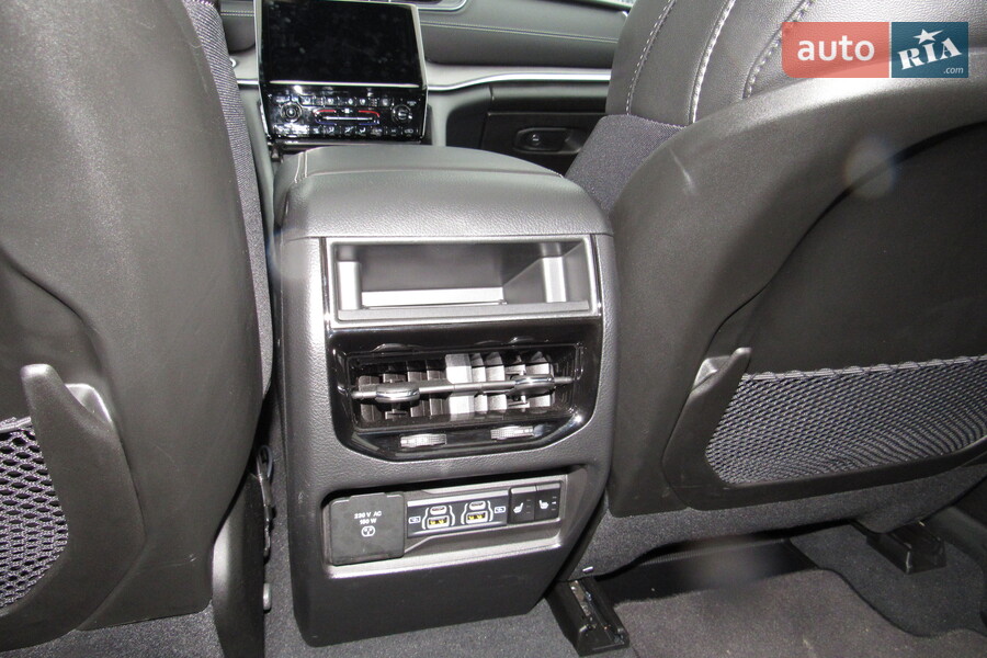 Jeep Grand Cherokee - фото 21