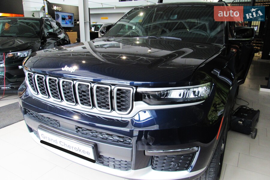 Jeep Grand Cherokee - фото 3