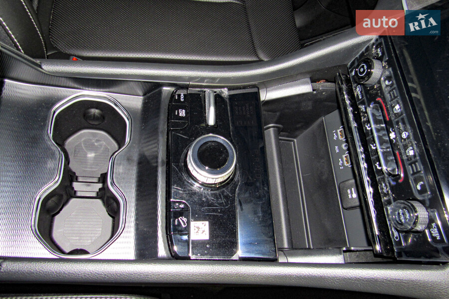 Jeep Grand Cherokee - фото 16