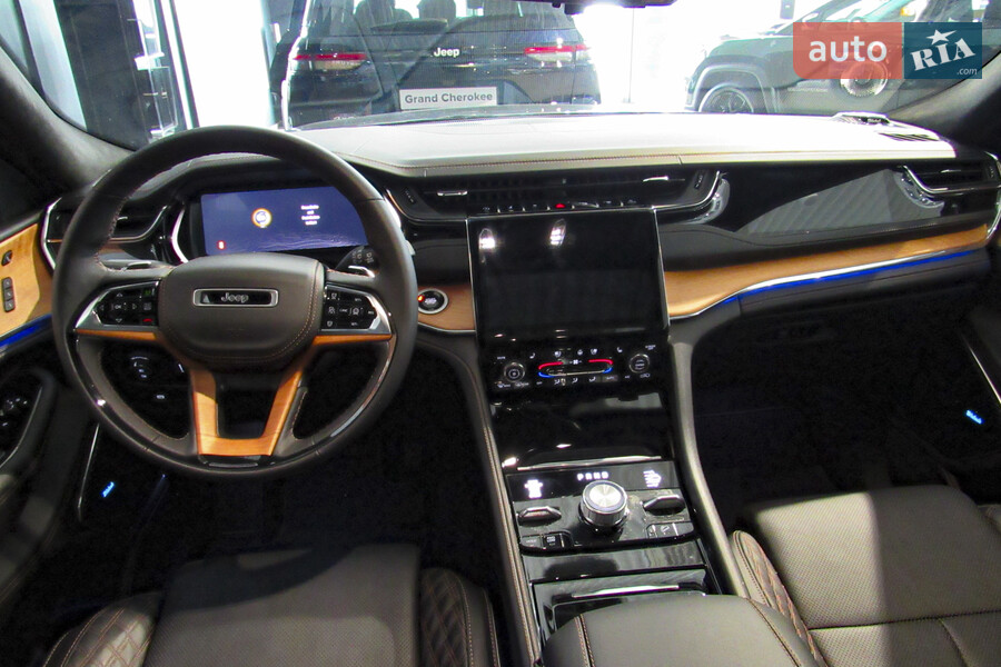 Jeep Grand Cherokee - фото 12