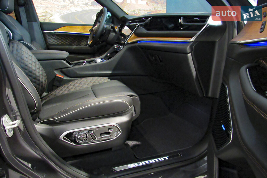 Jeep Grand Cherokee - фото 14