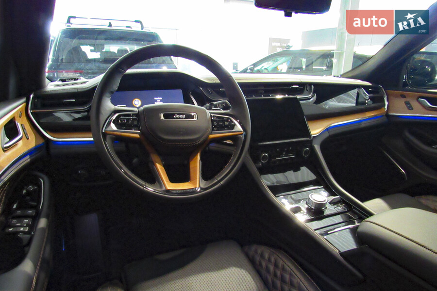Jeep Grand Cherokee - фото 15