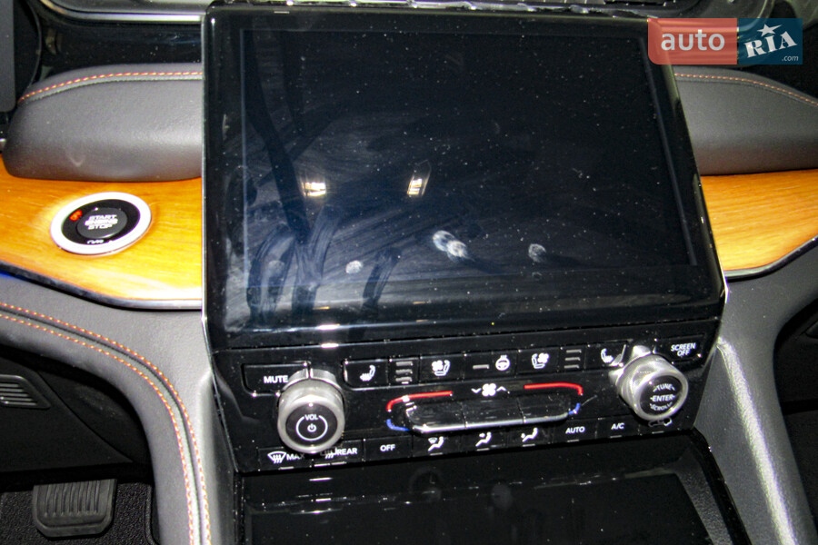 Jeep Grand Cherokee - фото 18