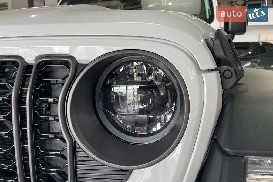 Jeep Wrangler - фото 2