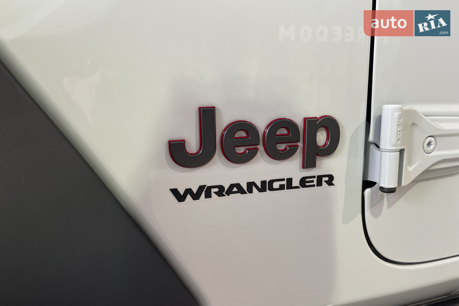 Jeep Wrangler - фото 20