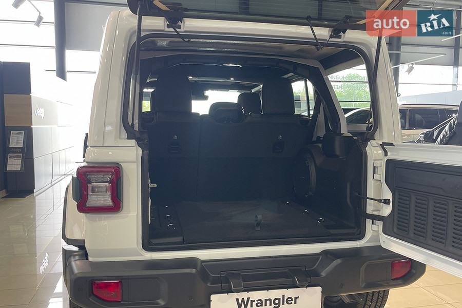 Jeep Wrangler - фото 18