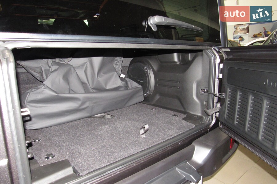 Jeep Wrangler - фото 7