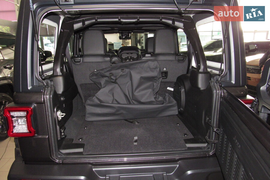 Jeep Wrangler - фото 9