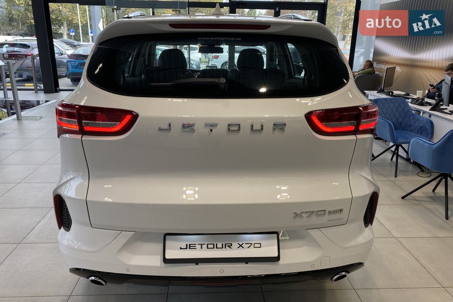 Jetour X70 - фото 12