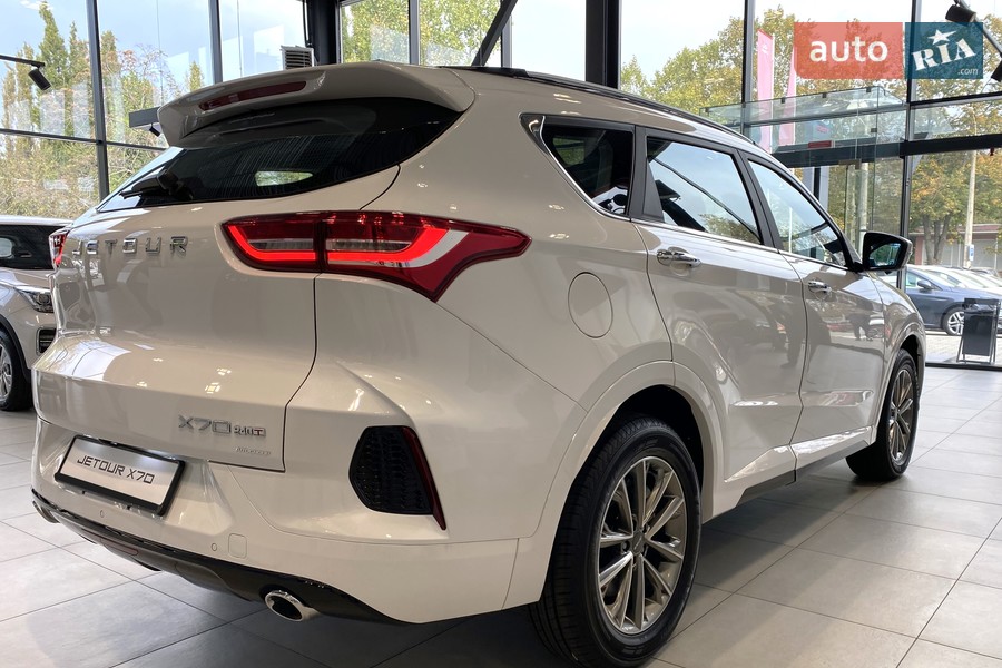 Jetour X70 - фото 13