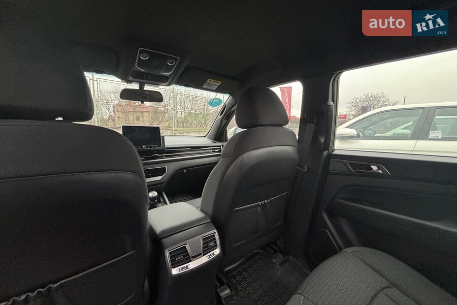 KG Mobility Grand Musso - фото 8