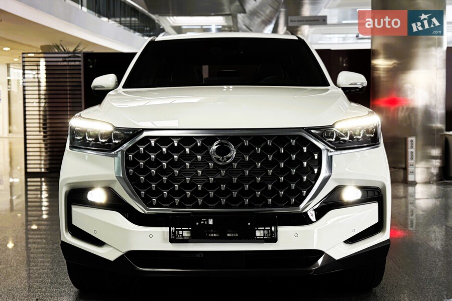 KG Mobility Rexton - фото 3