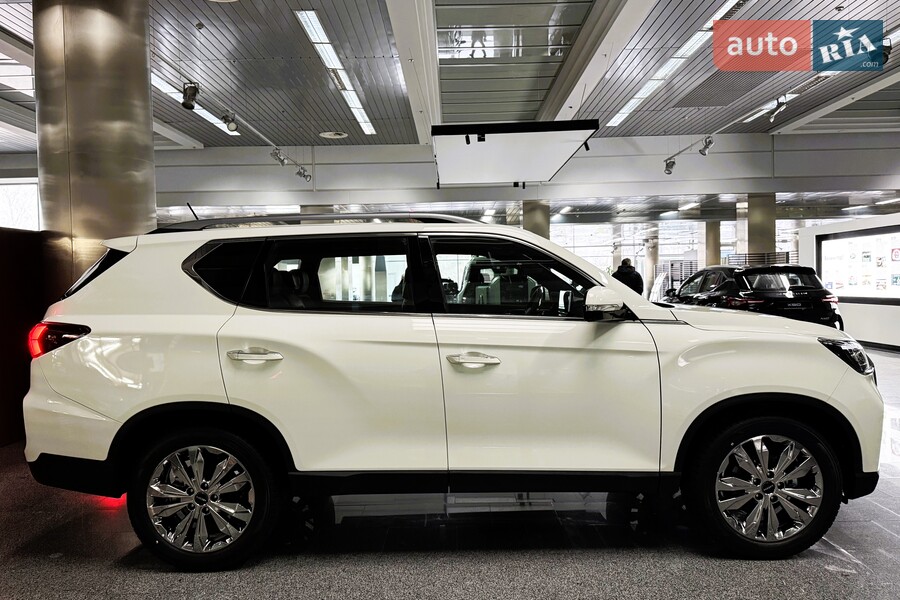 KG Mobility Rexton - фото 5