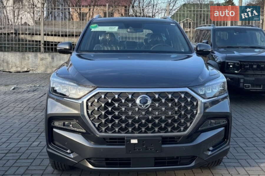 KG Mobility Rexton - фото 2