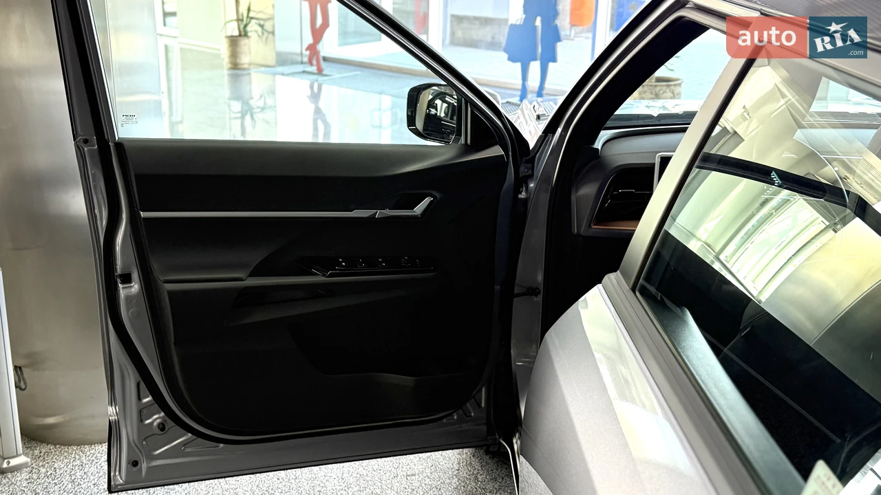 KG Mobility-12