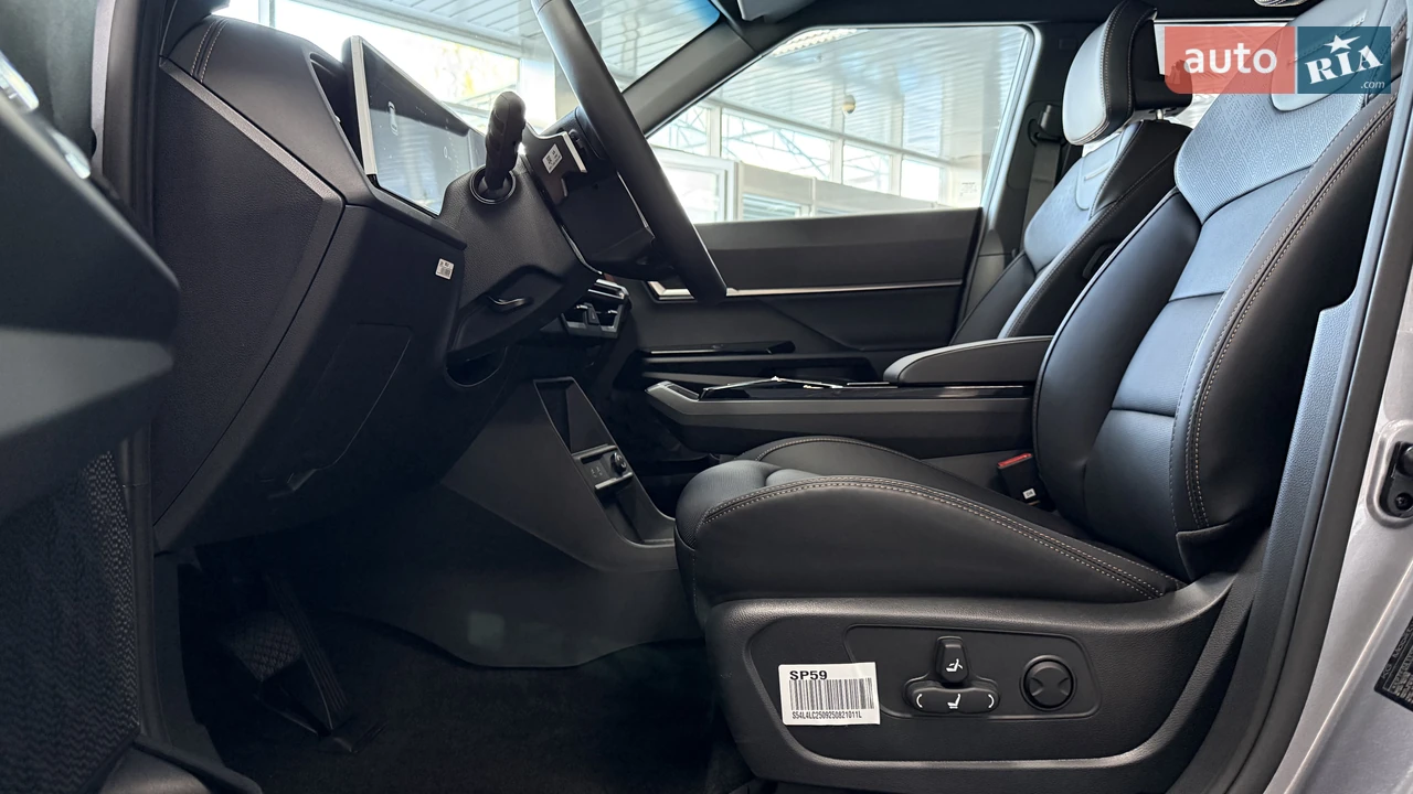 KG Mobility-14