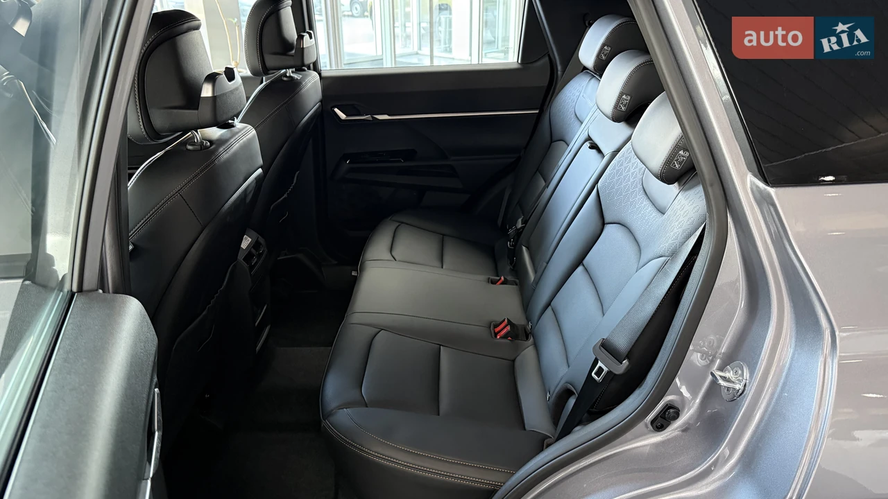 KG Mobility-18