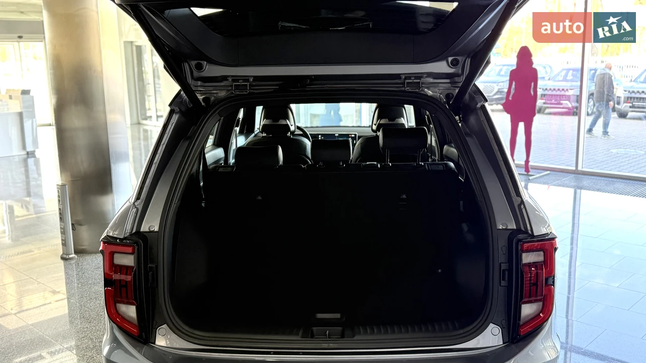 KG Mobility-11