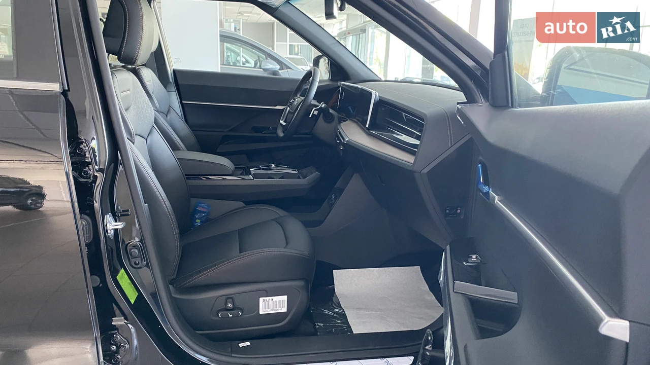 KG Mobility-17