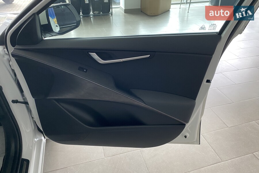 Kia Niro - фото 17