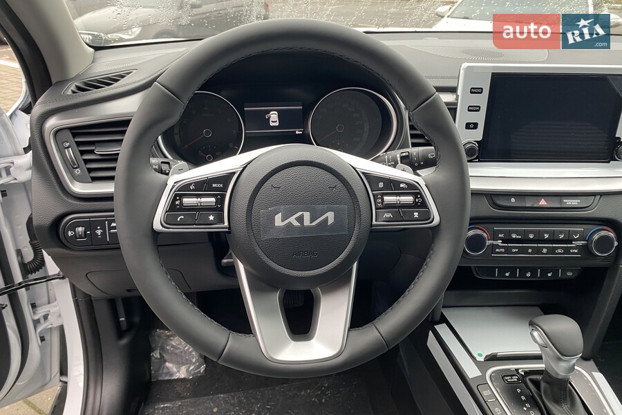 Kia XCeed - фото 12