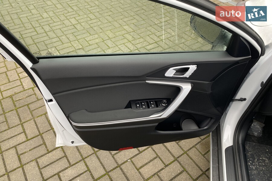 Kia XCeed - фото 15