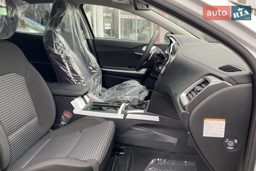 Kia XCeed - фото 17